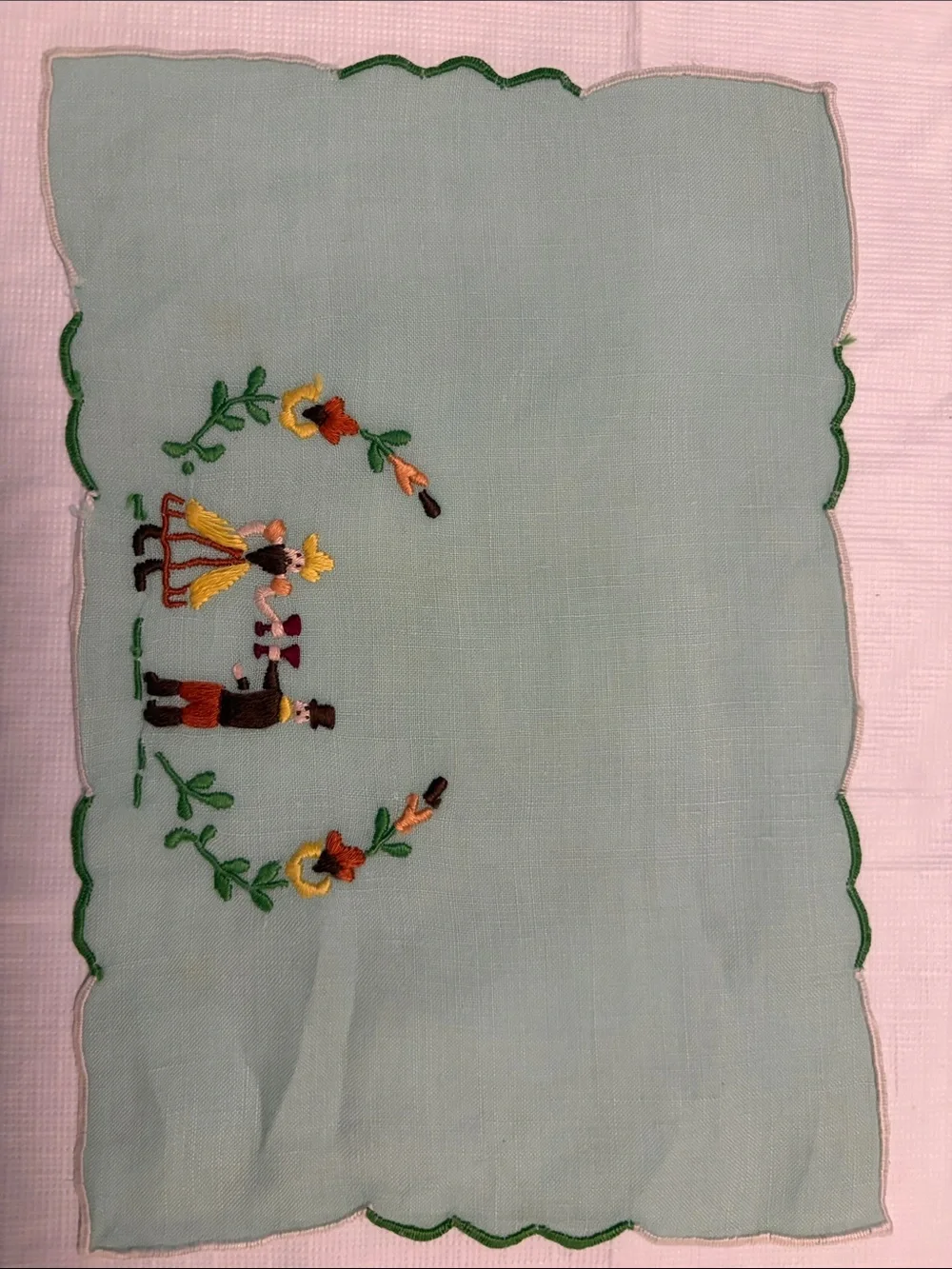 Vintage Linen Napkins - Embroidered - Cocktail Party Set/4 Madeira Folk Couple